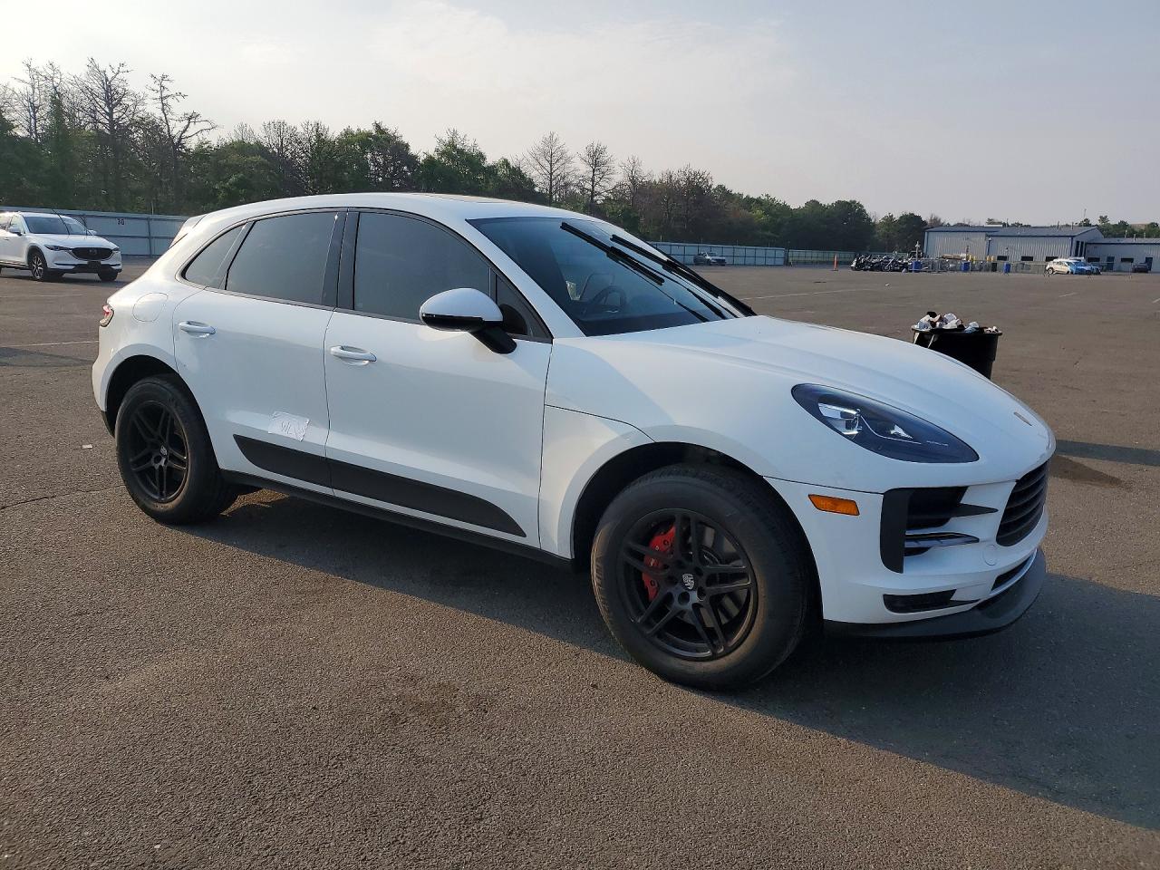 2021 PORSCHE MACAN Base