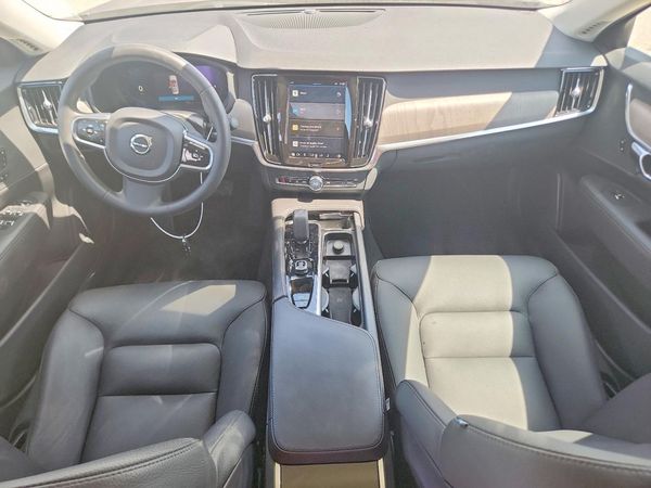 2023 VOLVO S90 Plus Bright with Climate