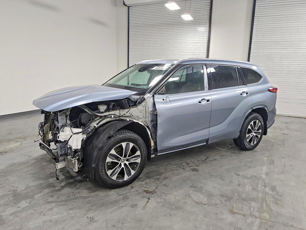 2020 TOYOTA HIGHLANDER XLE Nav