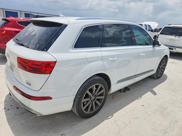 2017 AUDI Q7 quattro Premium Plus