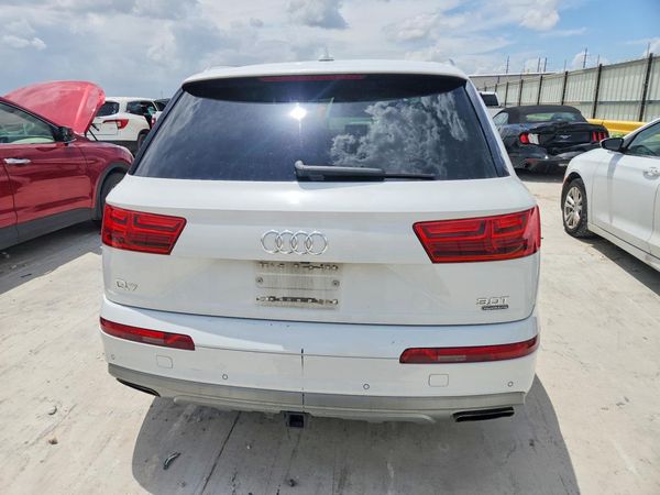 2017 AUDI Q7 quattro Premium Plus
