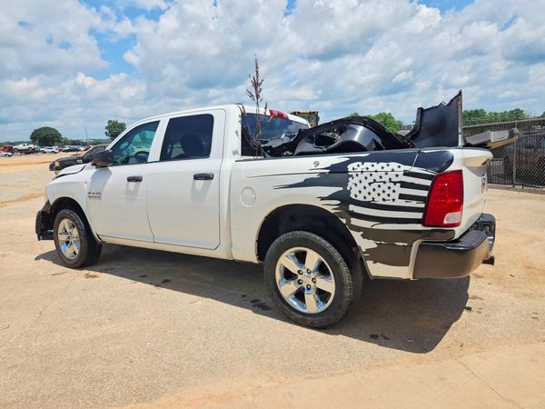 2013 RAM 1500 ST CREW CAB 4X4