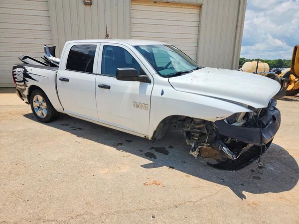 2013 RAM 1500 ST CREW CAB 4X4