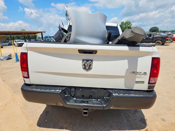 2013 RAM 1500 ST CREW CAB 4X4