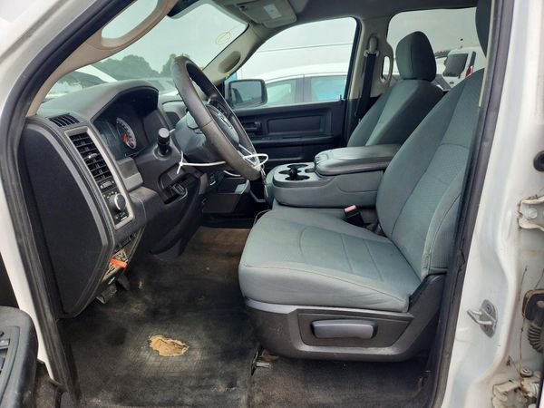2013 RAM 1500 ST CREW CAB 4X4
