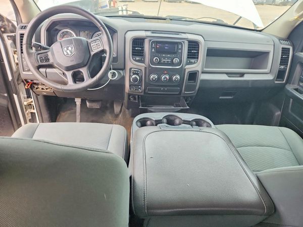 2013 RAM 1500 ST CREW CAB 4X4