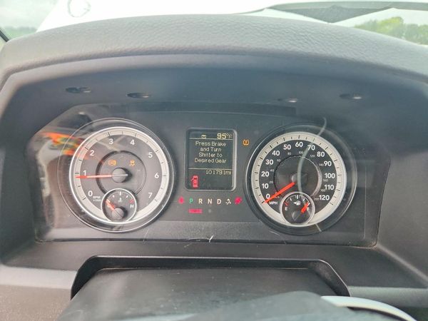 2013 RAM 1500 ST CREW CAB 4X4