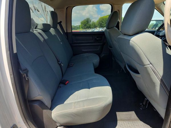2013 RAM 1500 ST CREW CAB 4X4