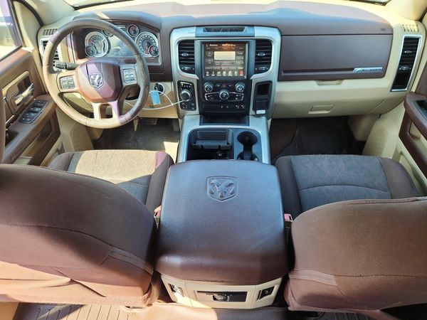 2016 RAM 1500 SLT CREW CAB 4X4