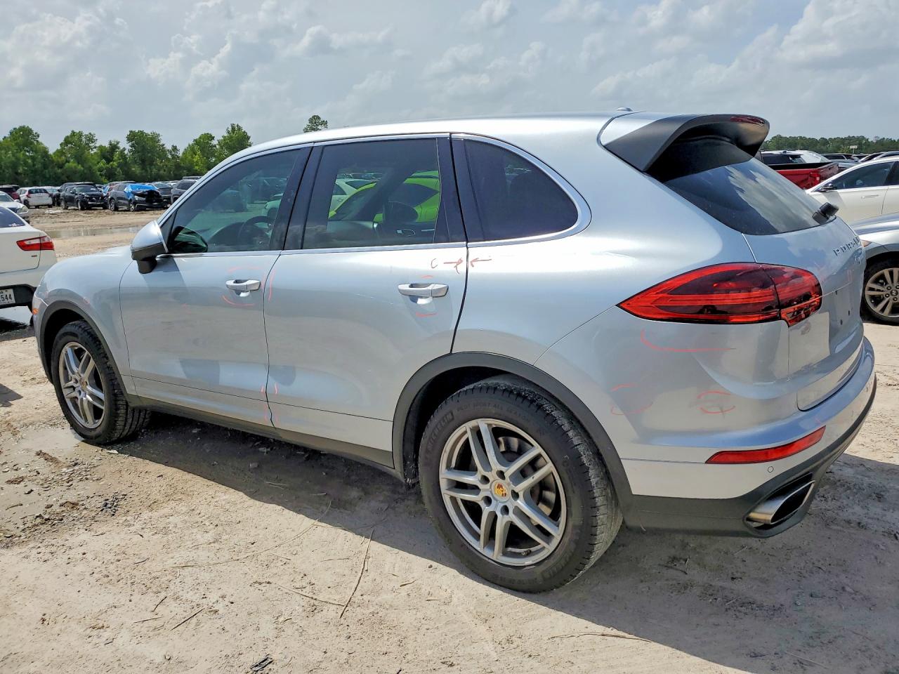 2016 PORSCHE CAYENNE