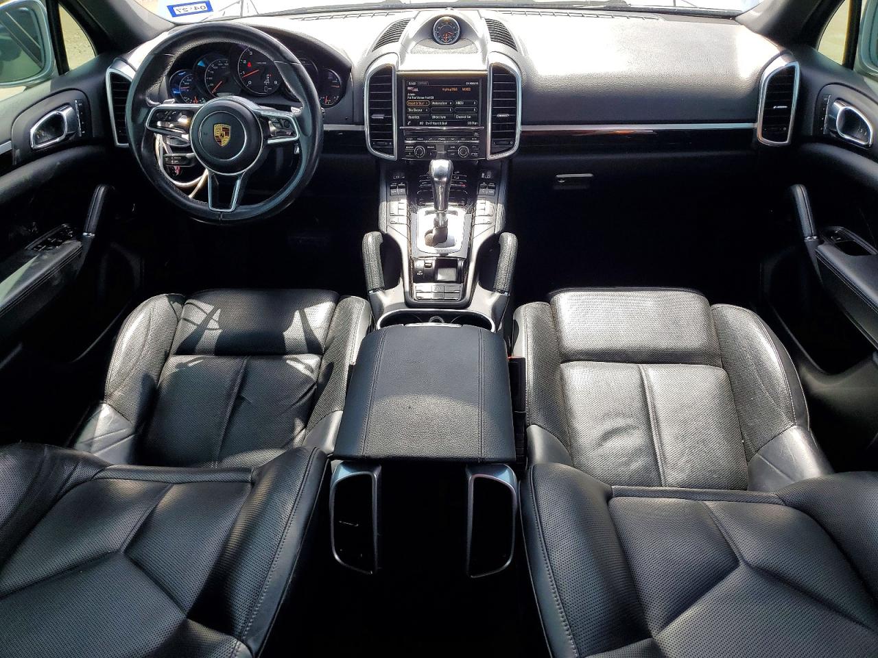 2016 PORSCHE CAYENNE