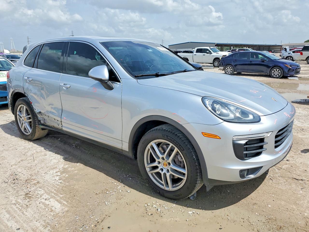 2016 PORSCHE CAYENNE