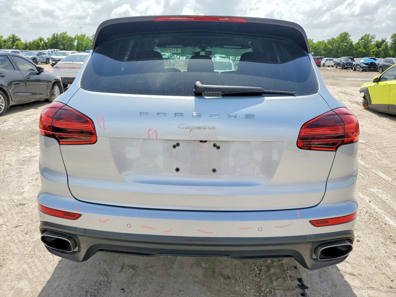 2016 PORSCHE CAYENNE