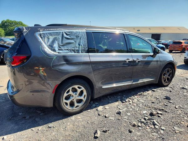 2022 CHRYSLER PACIFICA