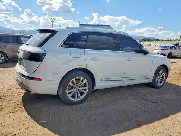 2017 AUDI Q7 quattro Premium