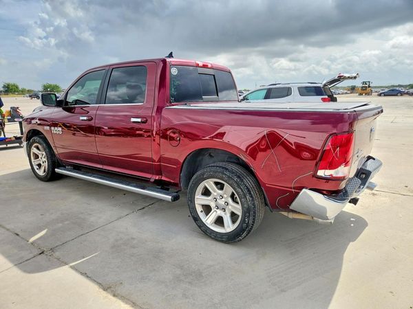 2018 RAM 1500 SLT CREW CAB 4X2