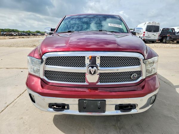 2018 RAM 1500 SLT CREW CAB 4X2