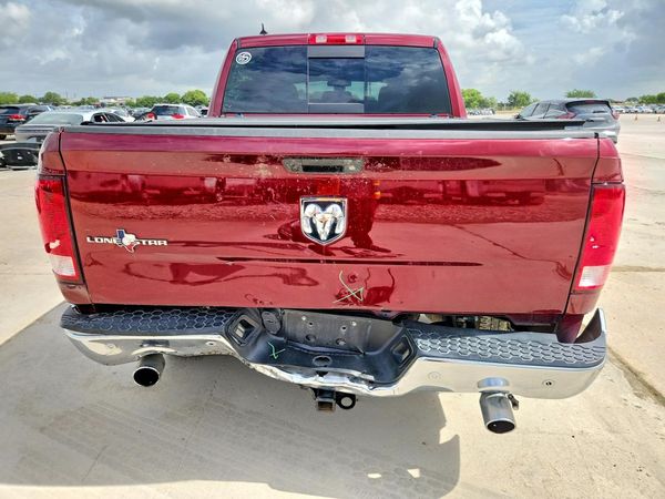 2018 RAM 1500 SLT CREW CAB 4X2