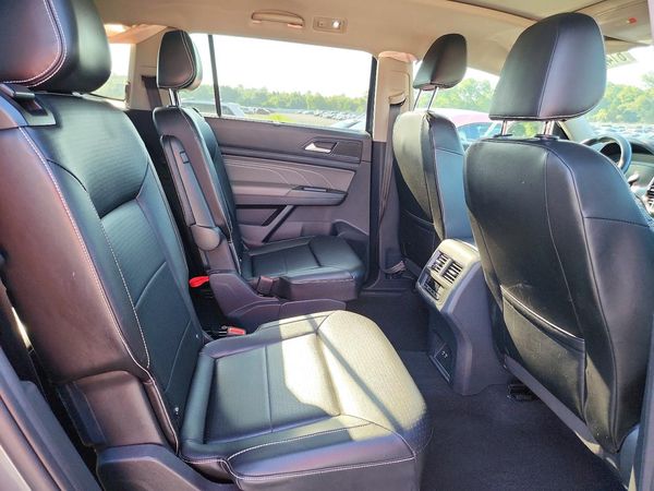 2022 VOLKSWAGEN ATLAS SE w/ Tech