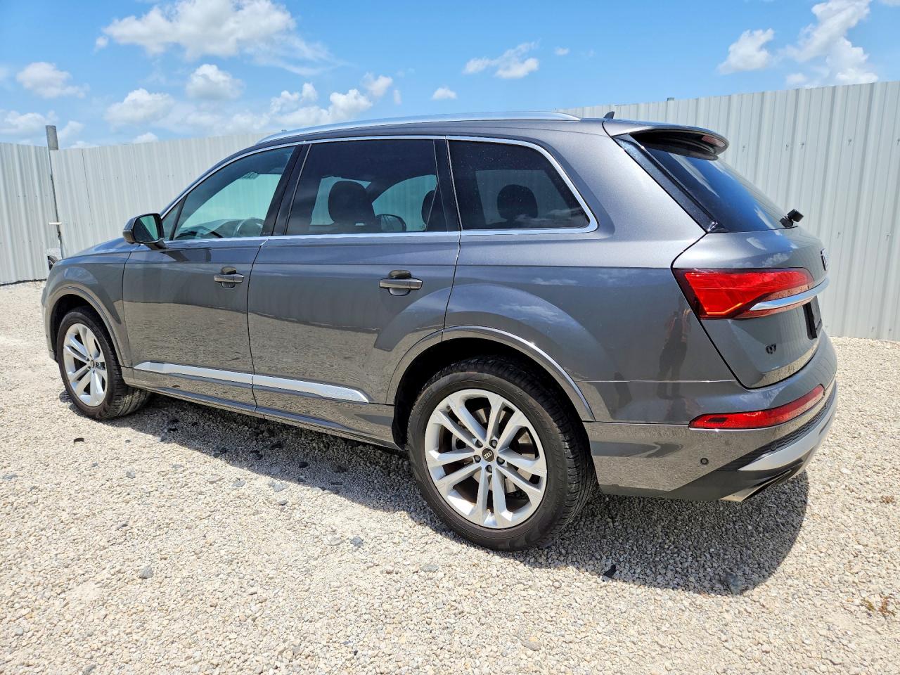 2025 AUDI Q7 quattro Premium Plus