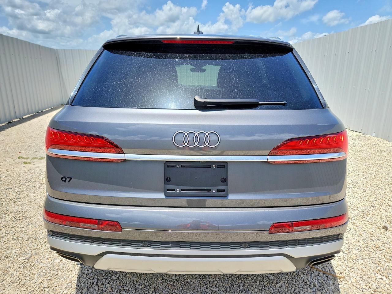 2025 AUDI Q7 quattro Premium Plus
