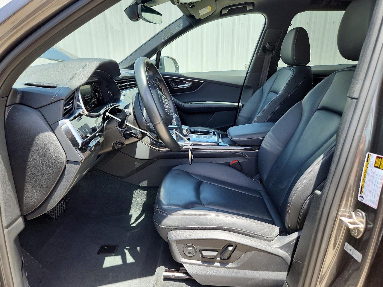 2025 AUDI Q7 quattro Premium Plus