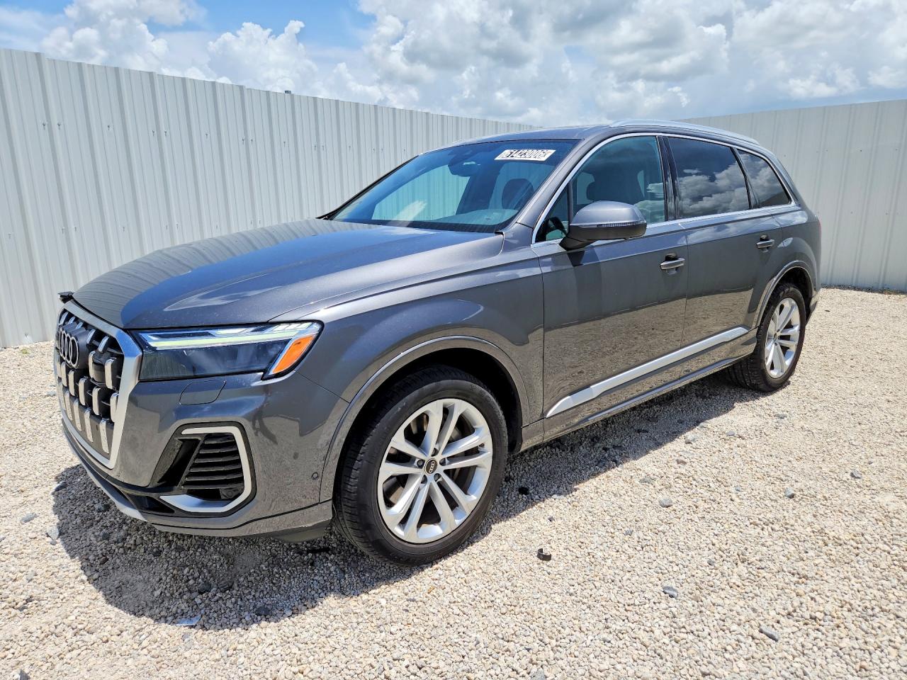 2025 AUDI Q7 quattro Premium Plus