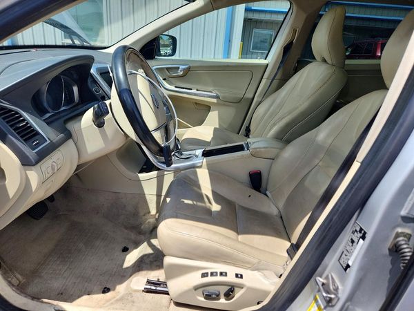 2016 VOLVO XC60 SV35 Platinum
