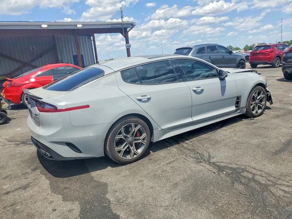 2019 KIA STINGER