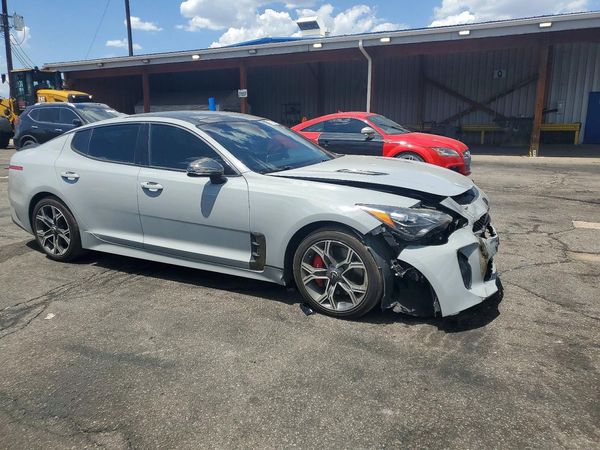2019 KIA STINGER