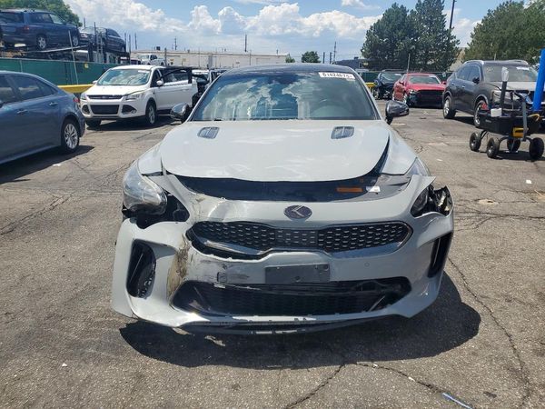 2019 KIA STINGER
