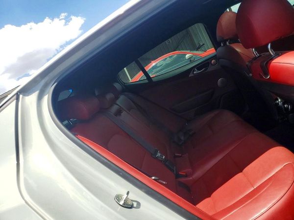 2019 KIA STINGER