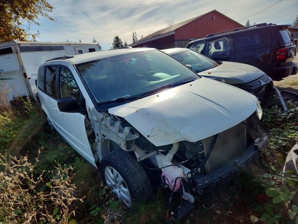 2014 DODGE GRAND CARAVAN SE — Passenger 3/4