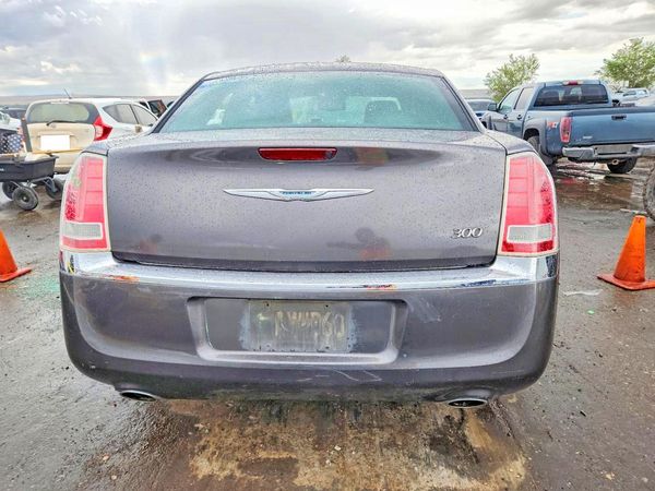 2013 CHRYSLER 300 Base/Limited