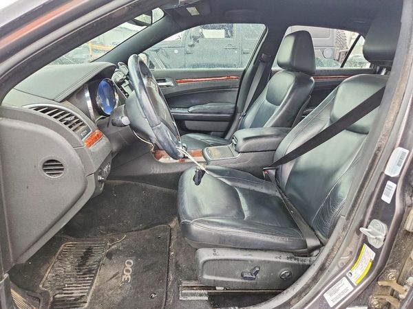 2013 CHRYSLER 300 Base/Limited