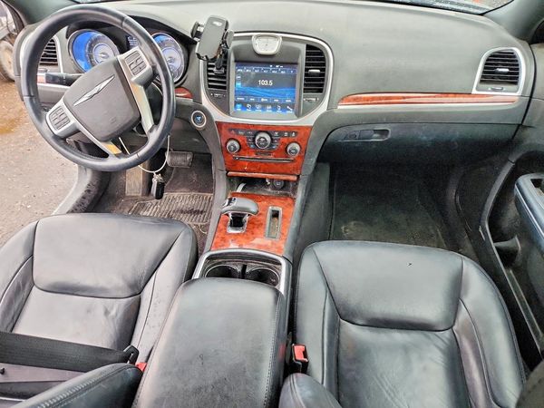 2013 CHRYSLER 300 Base/Limited