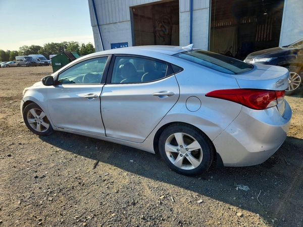 2013 HYUNDAI ELANTRA