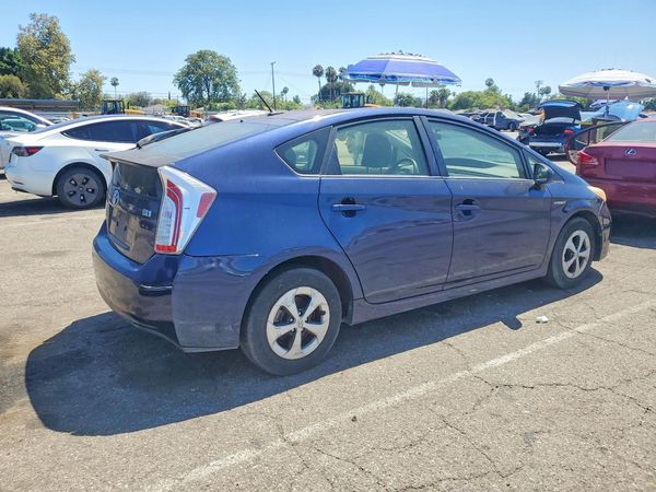 2013 TOYOTA PRIUS