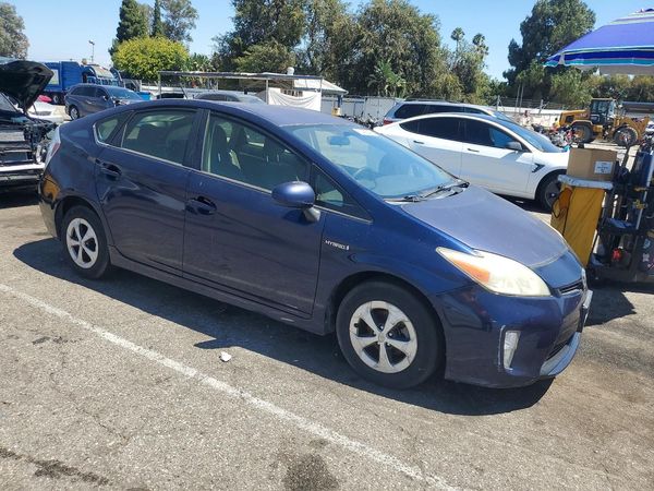 2013 TOYOTA PRIUS