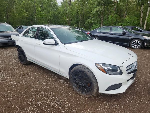 2015 MERCEDES-BENZ C300
