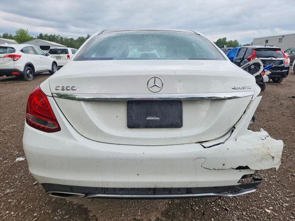 2015 MERCEDES-BENZ C300