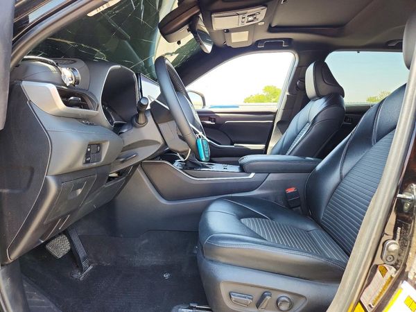 2023 TOYOTA HIGHLANDER