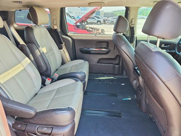 2015 KIA SEDONA TOP - High Level