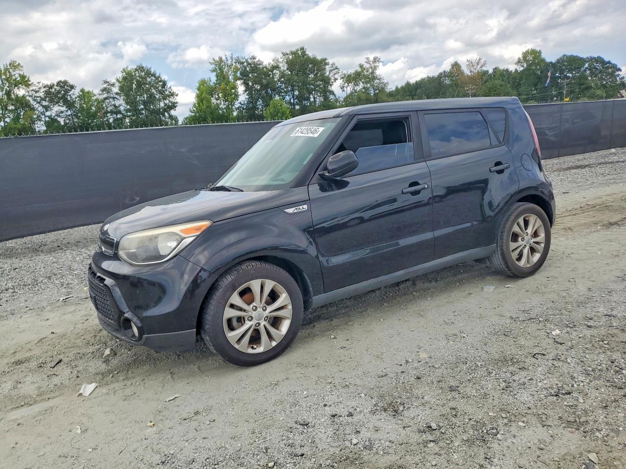 2016 KIA SOUL Exclaim — Front 3/4