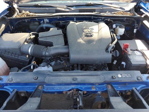 2017 TOYOTA TACOMA