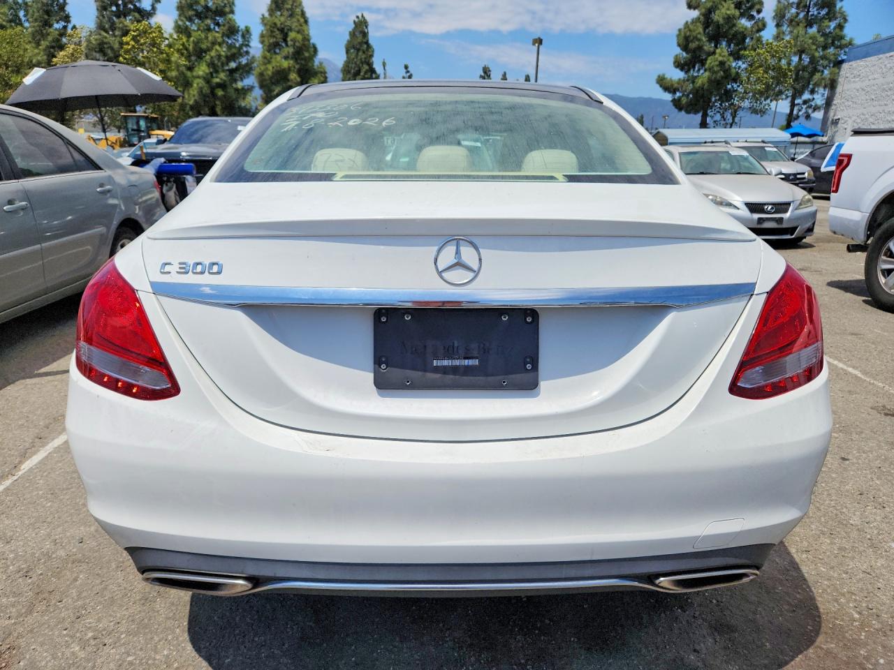 2016 MERCEDES-BENZ C C300