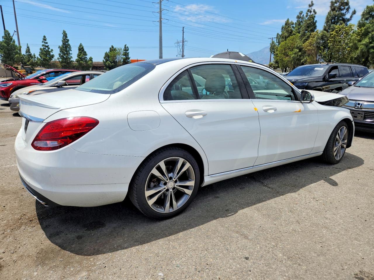 2016 MERCEDES-BENZ C C300