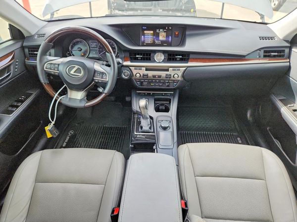 2017 LEXUS ES 350