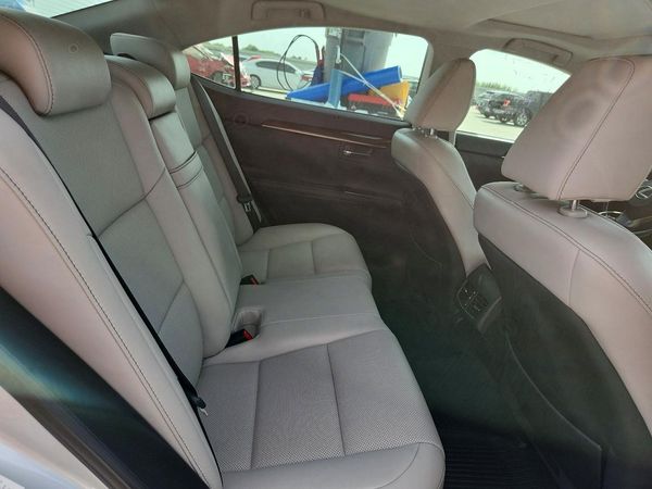 2017 LEXUS ES 350