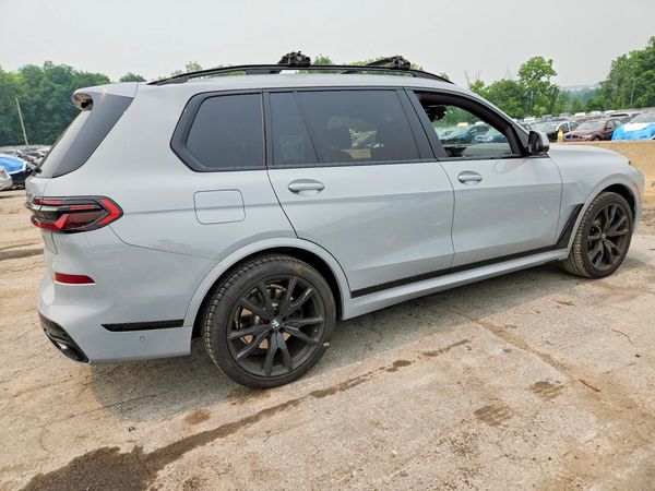 2025 BMW X7